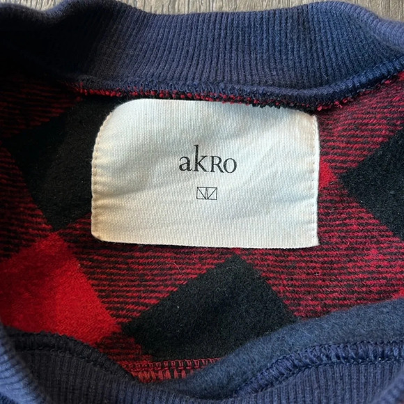 Akro Sweater Blue Knit Crewneck Long Sleeve Sweater Size Small Pullover - Picture 5 of 8